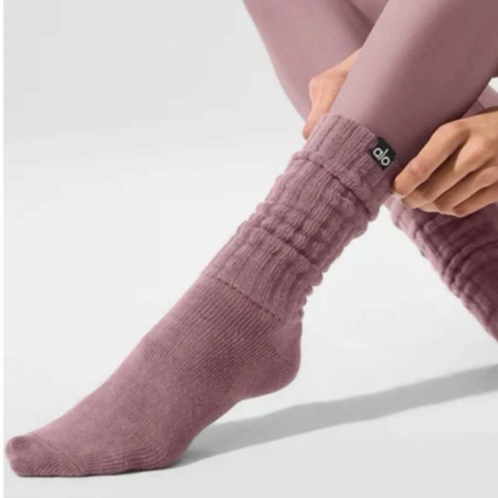 alo Yoga Unisex Scrunch Sock Smoky‎ Quartz Medium NIP